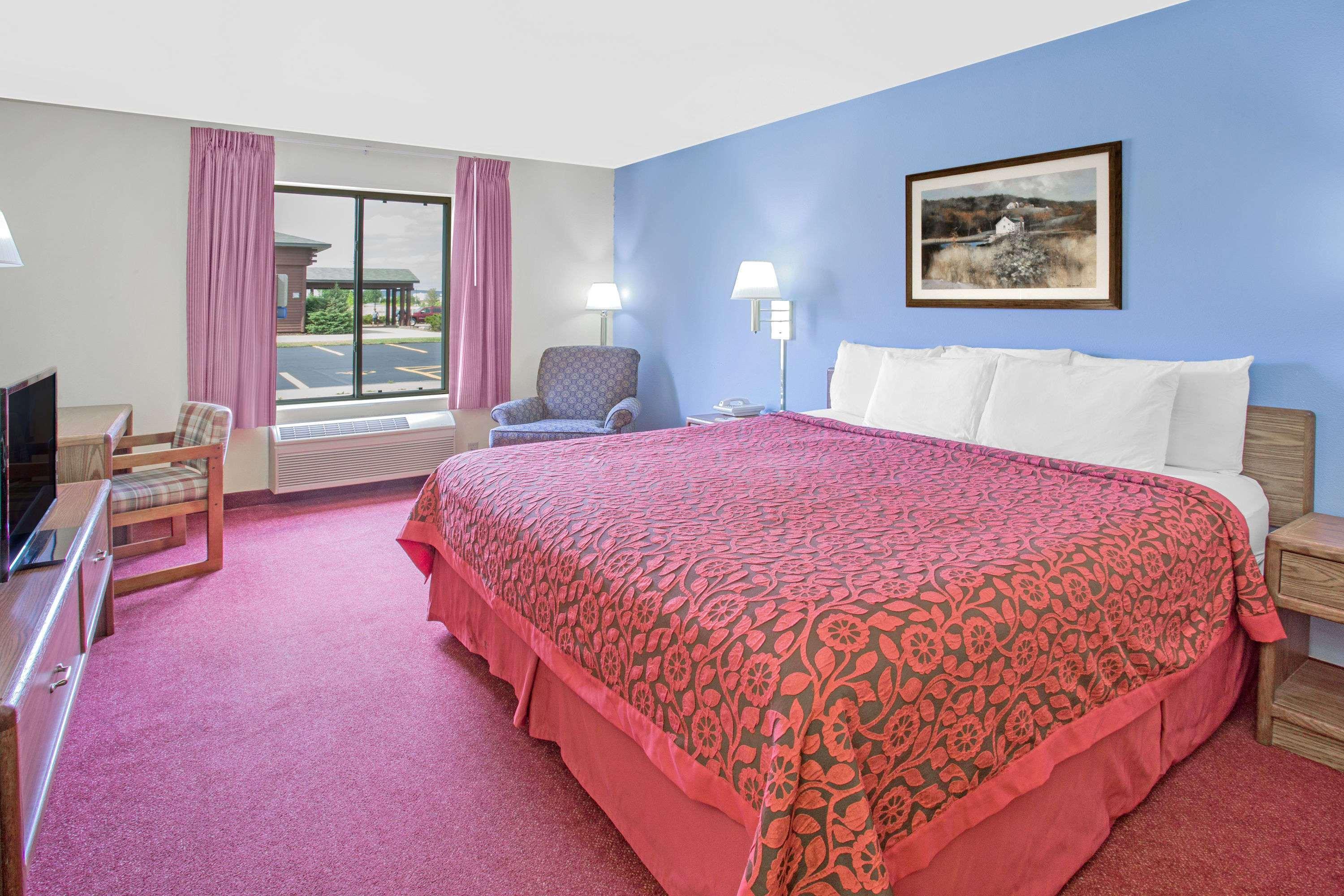 Days Inn By Wyndham Madison Ne/Windsor Dış mekan fotoğraf